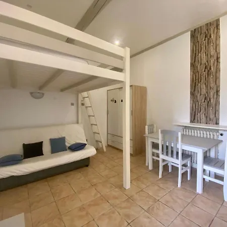 Appartement Avec Jardin Privatif Au Calme Place De Parking Hyères